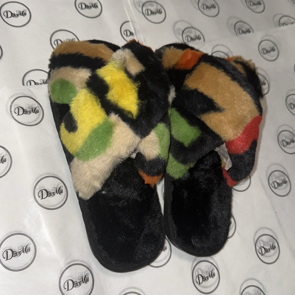 MULTICOLOR FUR SLIDES - Picture 7 of 8